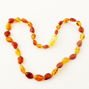 Lys/mrk Rav halskde 32 cm