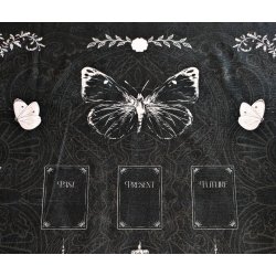 Dug med motiv fra gammel naturtro