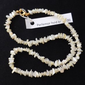 Halskde i hvid perlemor